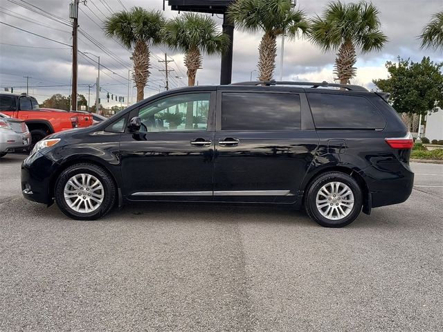 2016 Toyota Sienna 