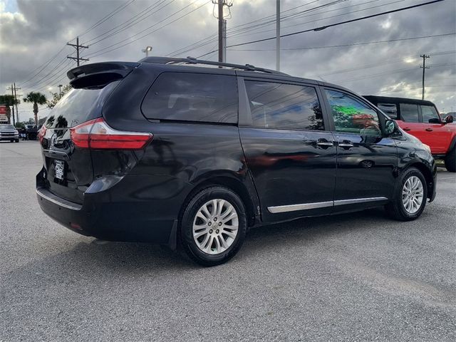 2016 Toyota Sienna 