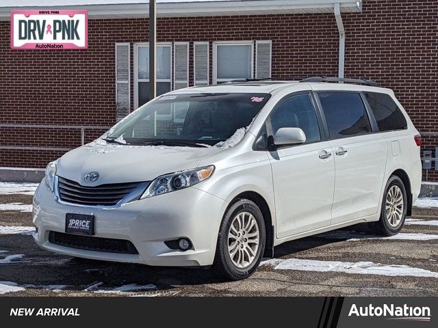 2016 Toyota Sienna XLE