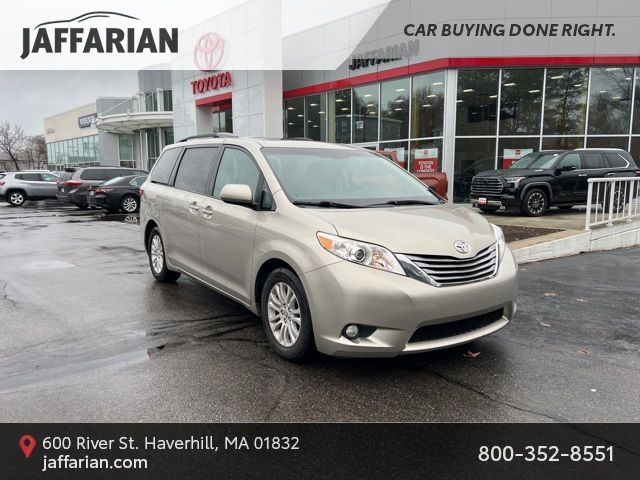 2016 Toyota Sienna XLE