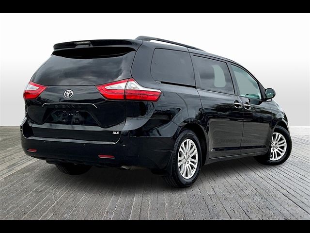 2016 Toyota Sienna XLE