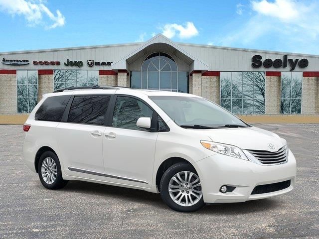 2016 Toyota Sienna XLE