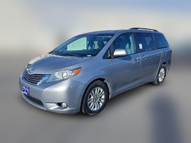 2016 Toyota Sienna XLE Auto Access Seat