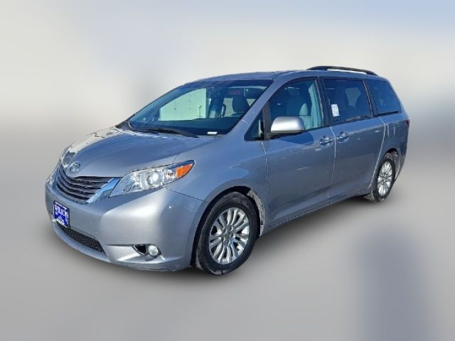 2016 Toyota Sienna XLE Auto Access Seat