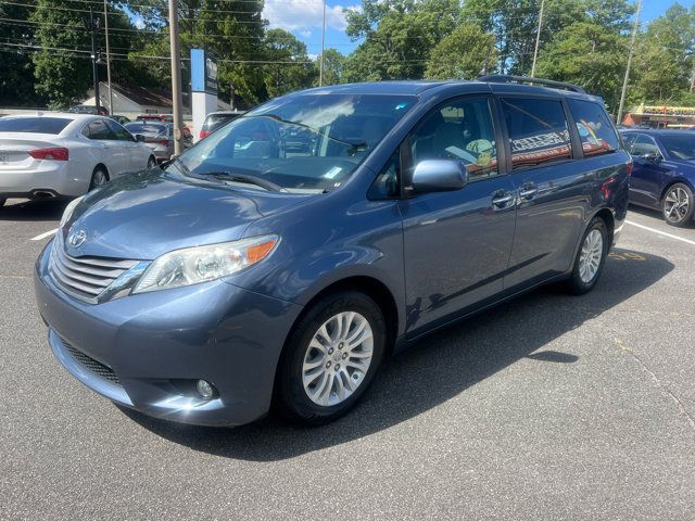 2016 Toyota Sienna XLE