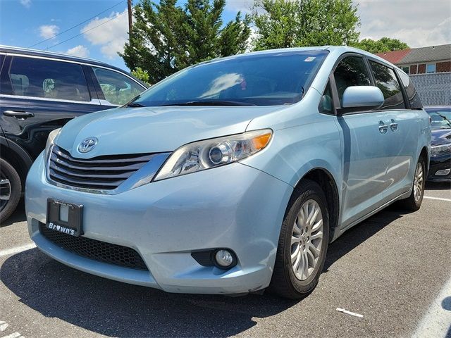 2016 Toyota Sienna XLE Premium