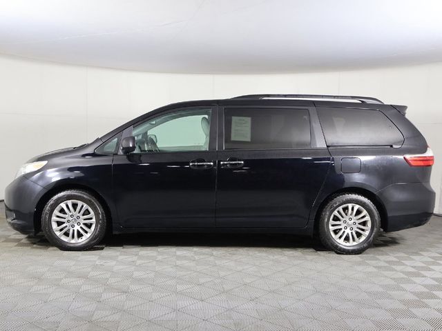 2016 Toyota Sienna XLE