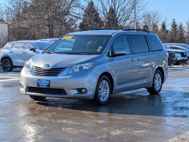 2016 Toyota Sienna XLE