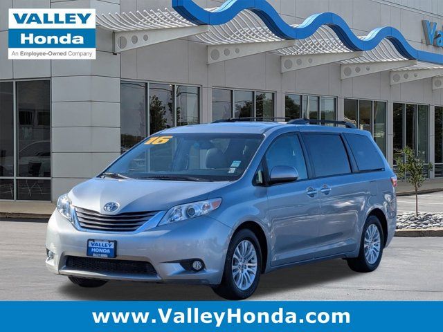 2016 Toyota Sienna XLE