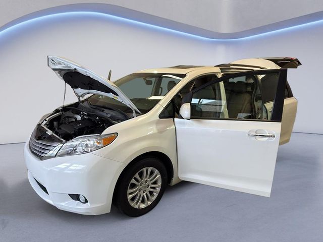 2016 Toyota Sienna XLE