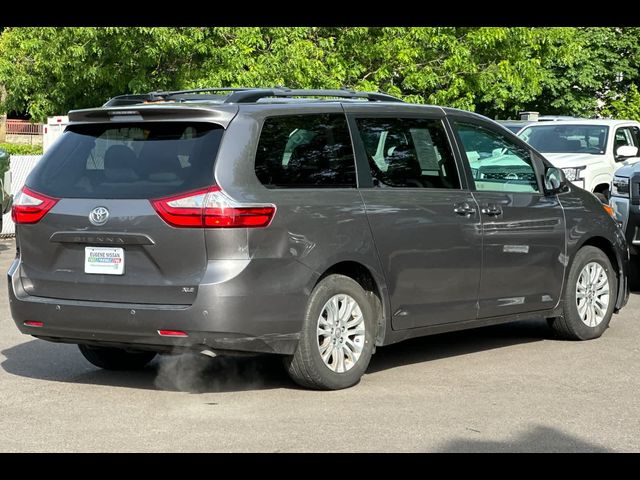 2016 Toyota Sienna XLE