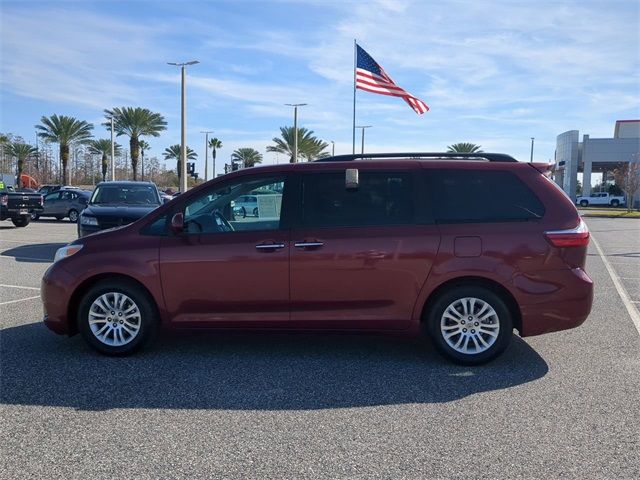 2016 Toyota Sienna XLE