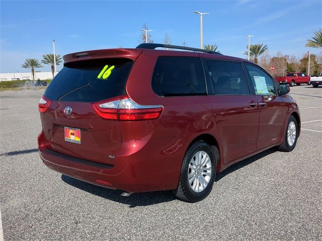 2016 Toyota Sienna XLE