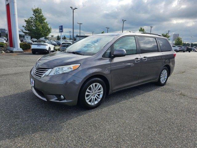 2016 Toyota Sienna XLE