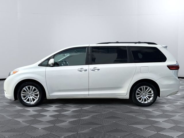 2016 Toyota Sienna XLE