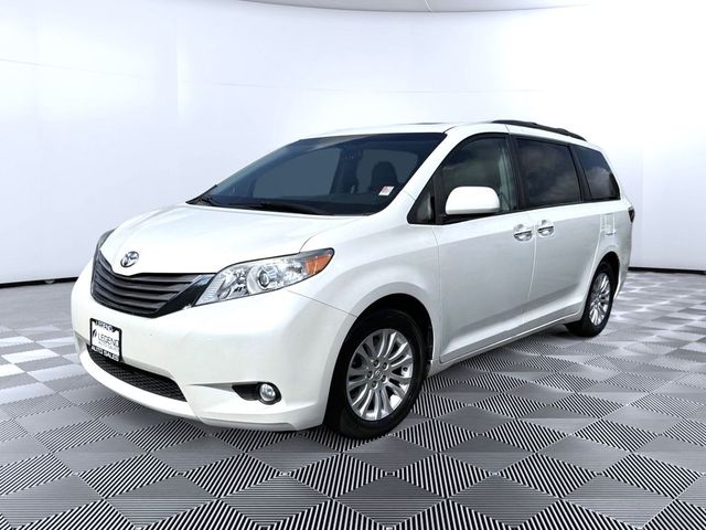 2016 Toyota Sienna XLE