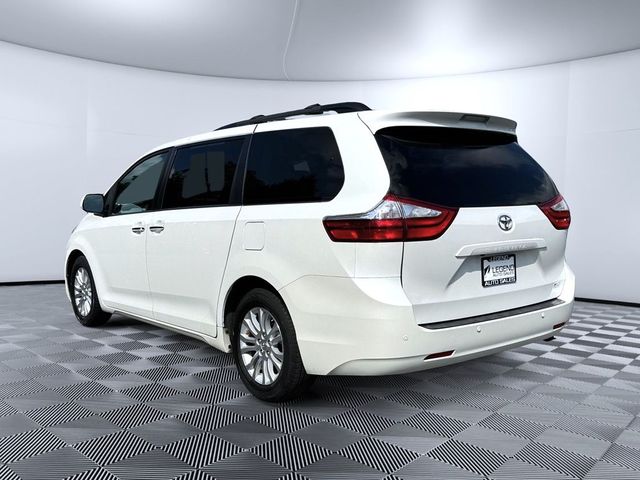 2016 Toyota Sienna XLE