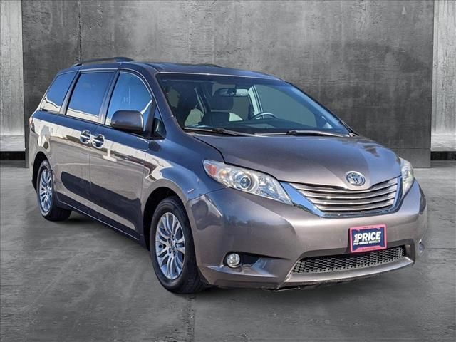 2016 Toyota Sienna XLE