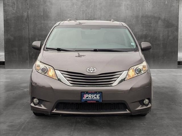 2016 Toyota Sienna XLE