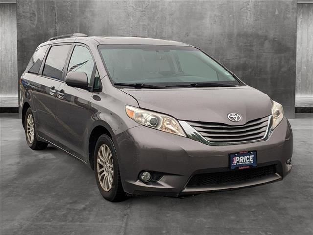 2016 Toyota Sienna XLE