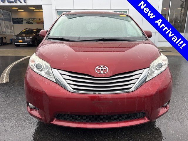 2016 Toyota Sienna XLE