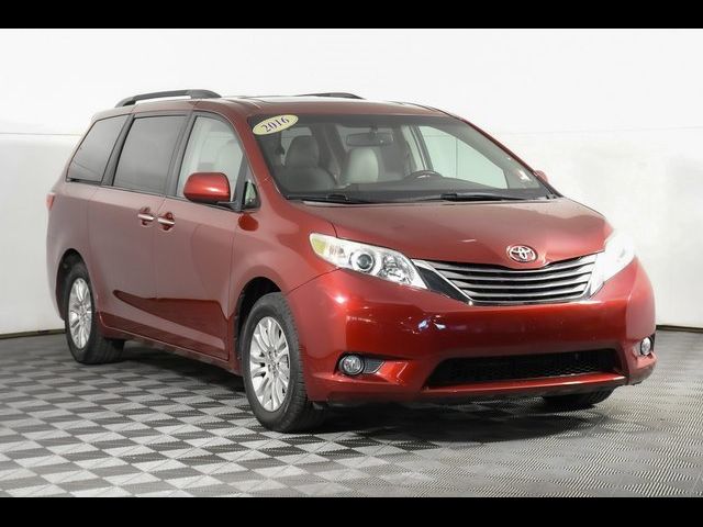 2016 Toyota Sienna XLE