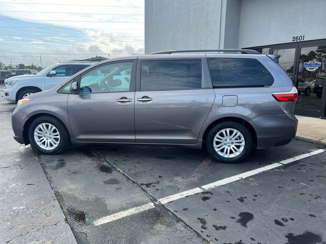 2016 Toyota Sienna XLE