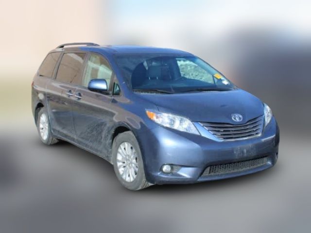 2016 Toyota Sienna XLE