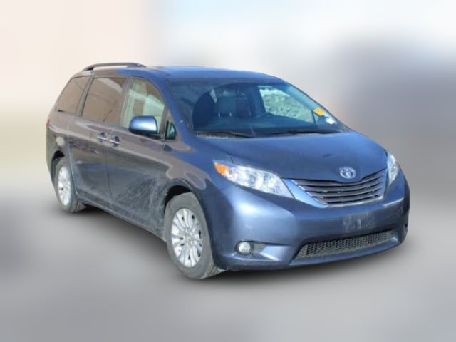 2016 Toyota Sienna XLE