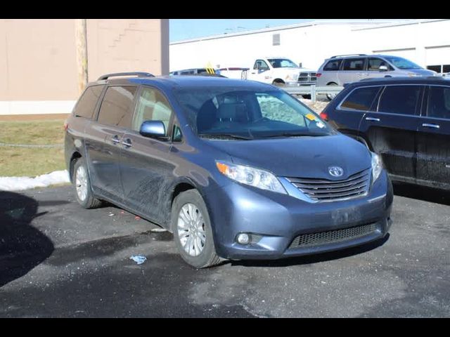 2016 Toyota Sienna XLE