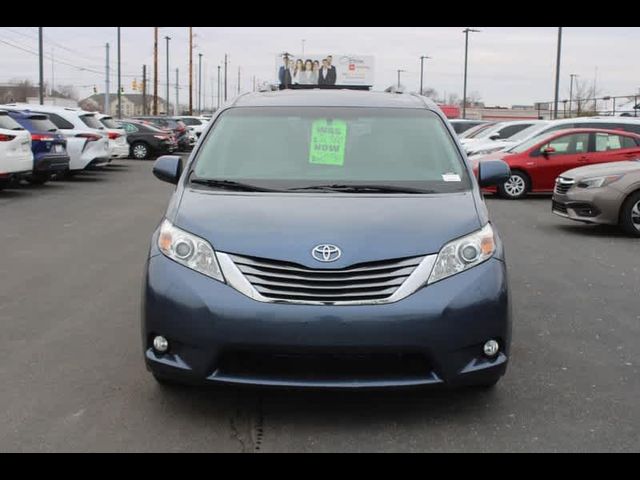 2016 Toyota Sienna XLE