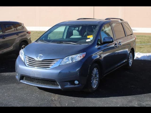 2016 Toyota Sienna XLE