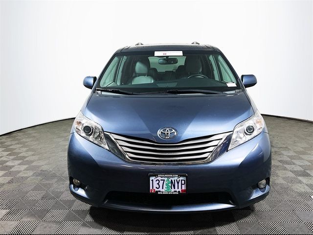 2016 Toyota Sienna XLE