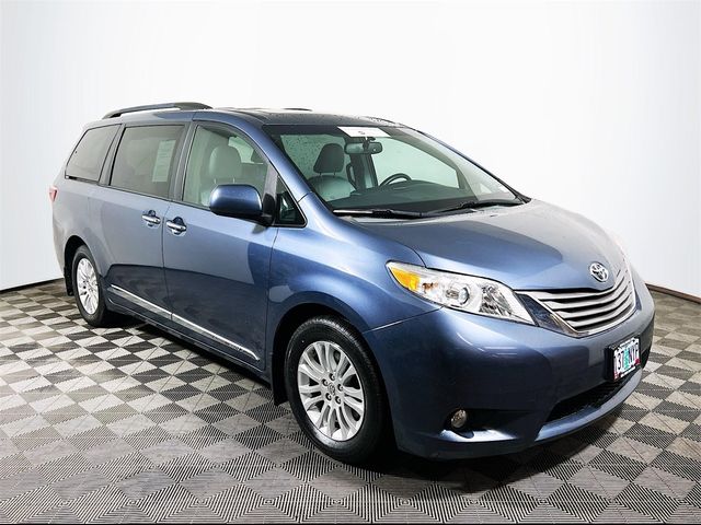 2016 Toyota Sienna XLE