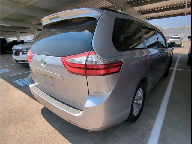 2016 Toyota Sienna 