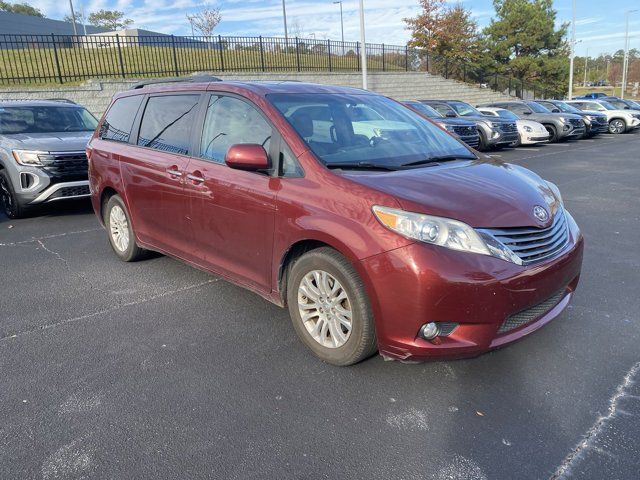 2016 Toyota Sienna XLE