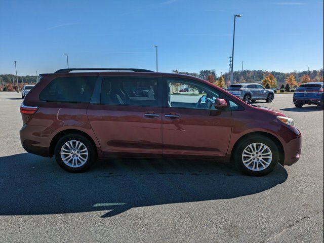 2016 Toyota Sienna XLE