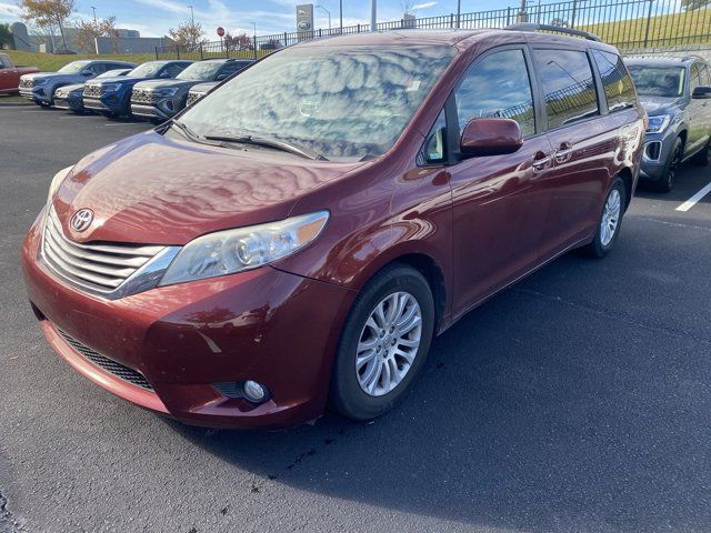 2016 Toyota Sienna XLE