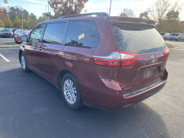 2016 Toyota Sienna XLE