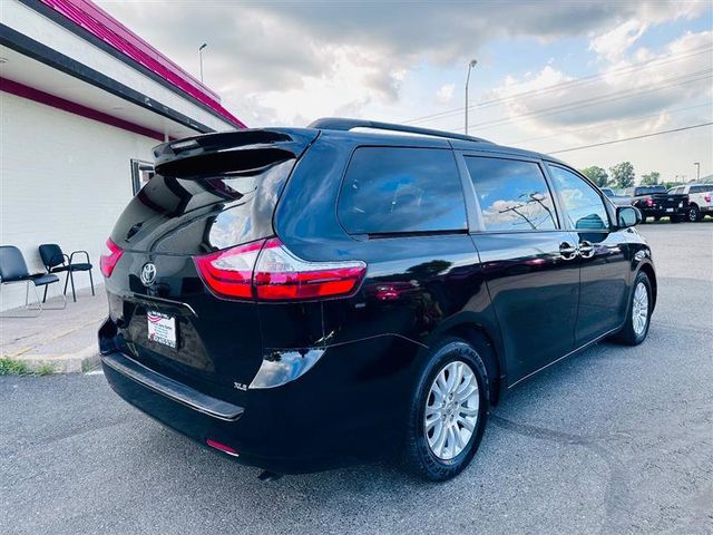 2016 Toyota Sienna 