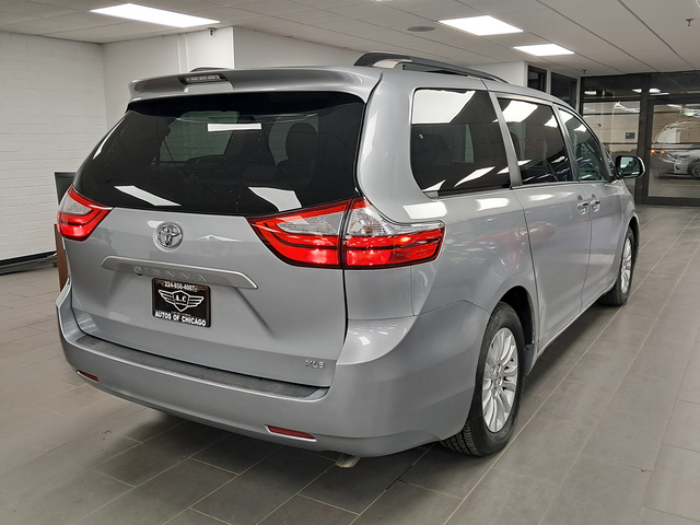 2016 Toyota Sienna XLE Auto Access Seat