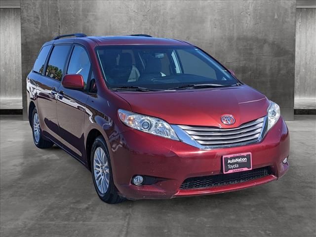 2016 Toyota Sienna XLE