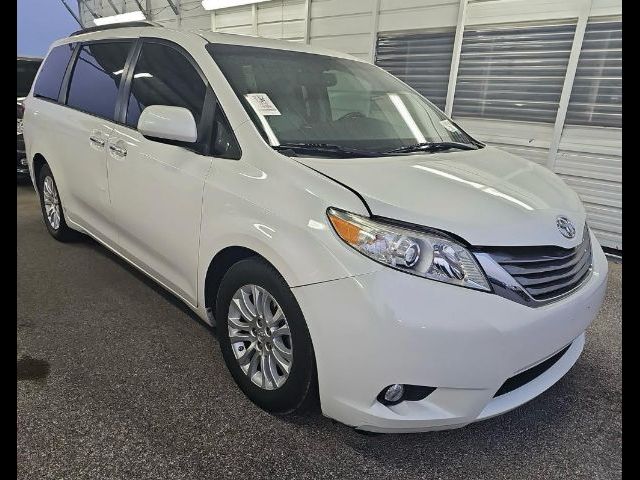 2016 Toyota Sienna 