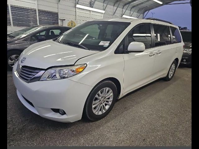 2016 Toyota Sienna 