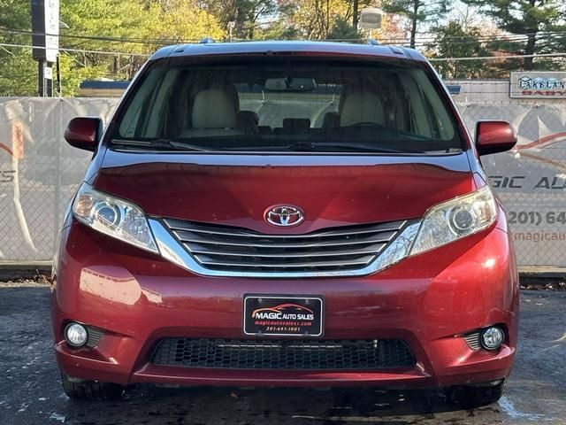 2016 Toyota Sienna XLE