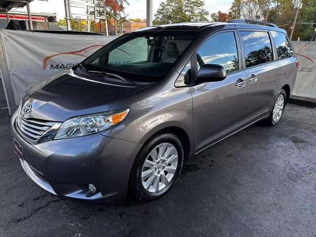 2016 Toyota Sienna XLE