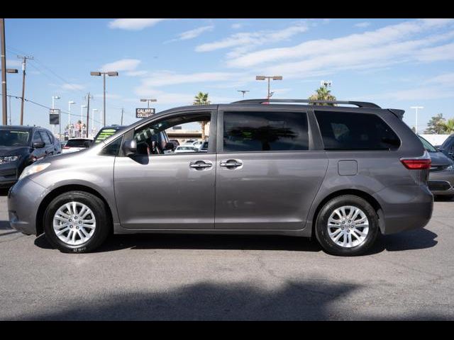 2016 Toyota Sienna XLE