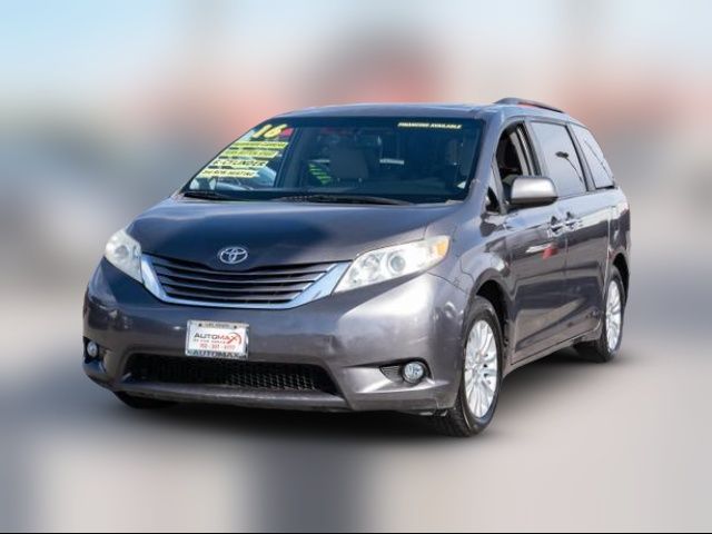 2016 Toyota Sienna XLE