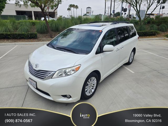 2016 Toyota Sienna XLE
