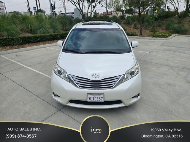 2016 Toyota Sienna XLE
